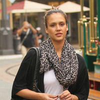 Jessica Alba and Cash Warren go shopping at The Grove | Picture 85950